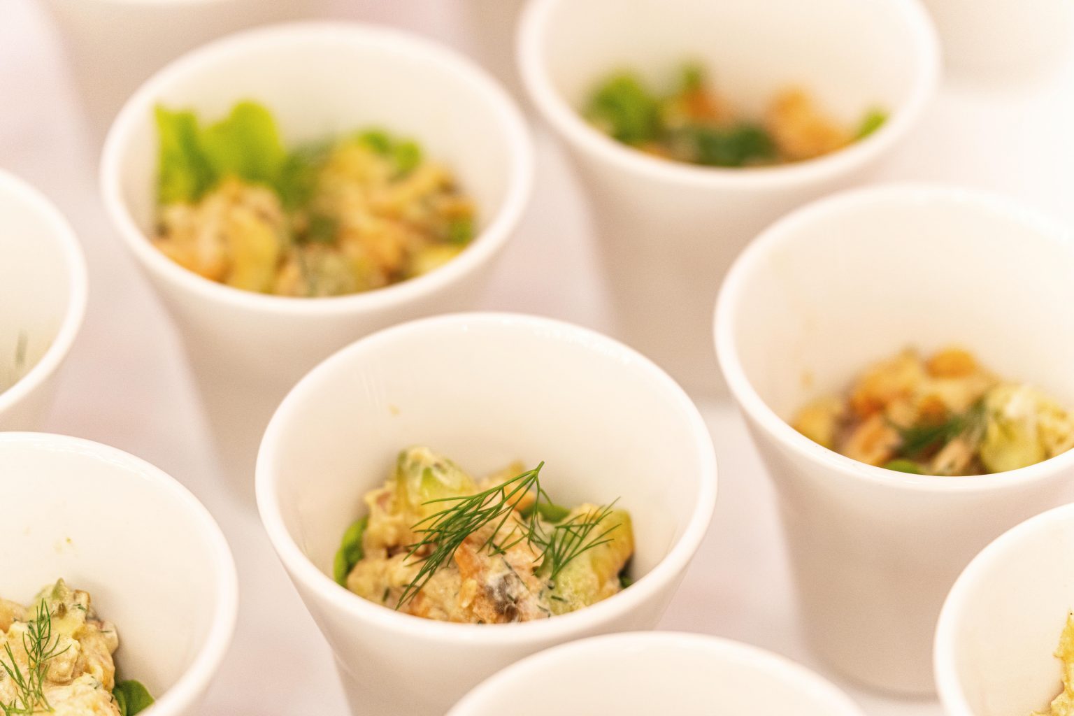 SimpleServe ist dein Full-Service für Getränke-Lieferungen, Catering, Eventplanung und Verleih aus Kerpen für den Rhein-Erft-Kreis und Köln - jetzt erleben!