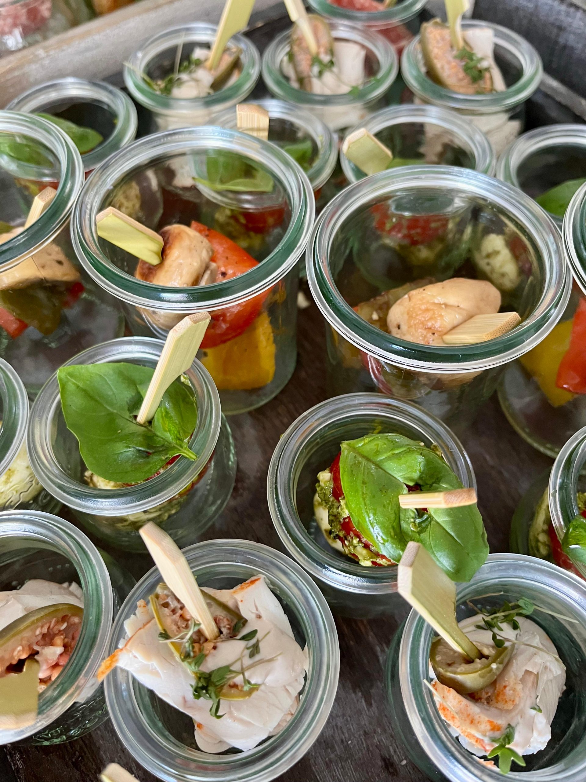 SimpleServe ist dein Full-Service für Getränke-Lieferungen, Catering, Eventplanung und Verleih aus Kerpen für den Rhein-Erft-Kreis und Köln - jetzt erleben!